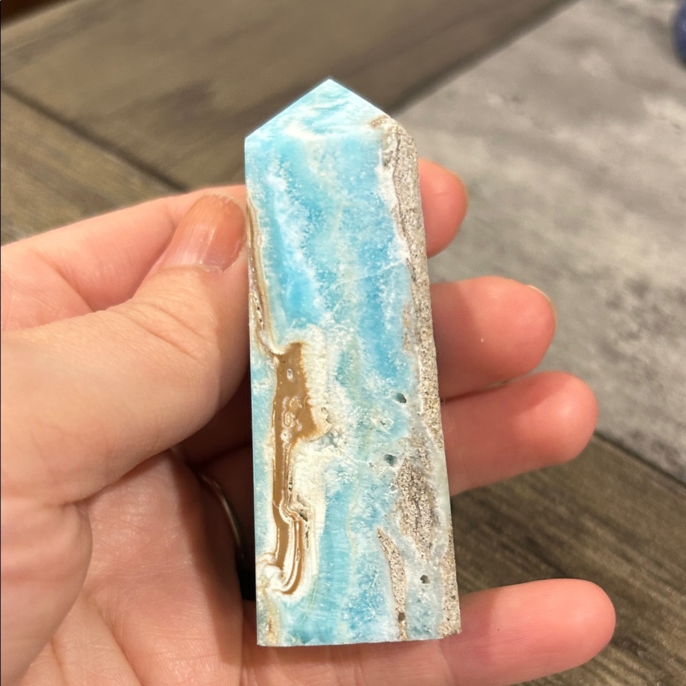 Caribbean calcite / Blue Aragonite crystal Obelisk - resembles the ocean - Picture 4 of 9